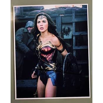ガル・ガドット 直筆サイン入り写真　保証書付き ワンダーウーマン　oz0 Amazon.co.jp: ガルガドット直筆サイン入り超大型写真…ワンダー